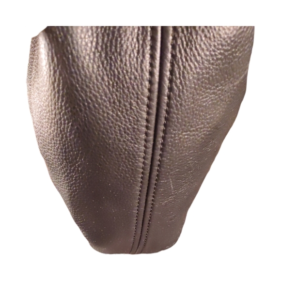 Michael kors large black pebbled handbag - Picture 9 of 10